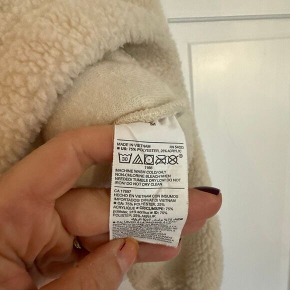 Old Navy snap front flurry crop Sherpa jacket size M - Picture 6 of 10